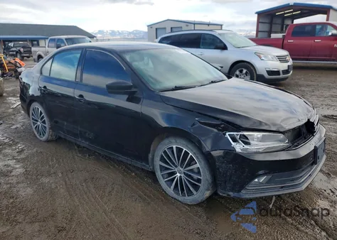 2016 Volkswagen Jetta Sport z USA, uszkodzony, nr VIN 3VWD17AJXGM277564
